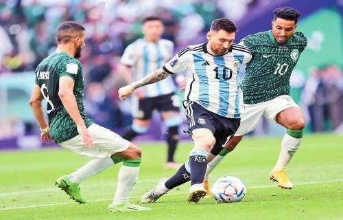 里维拉：10号位球员已经消失；莱奥非常出色应该让他安静踢球